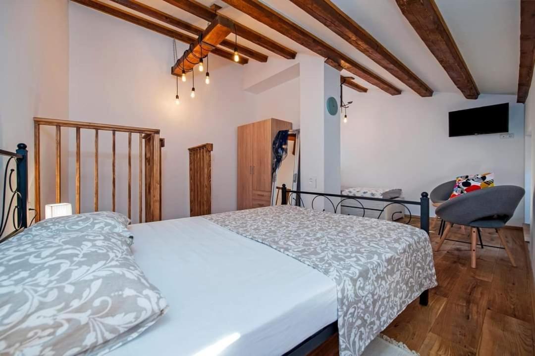 Joseph'S Yard Apartment Rovinj Exterior photo