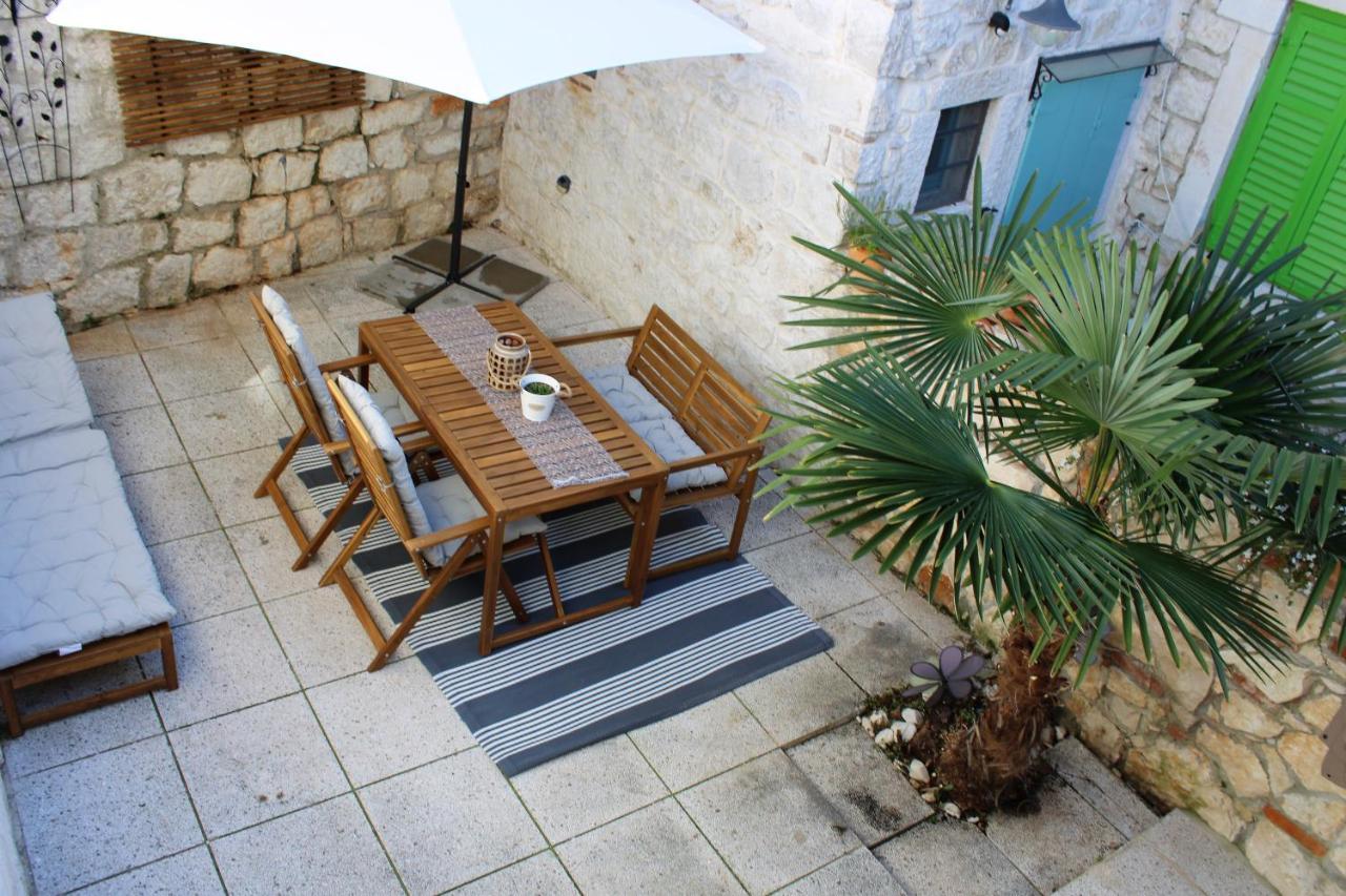 Joseph'S Yard Apartment Rovinj Exterior photo